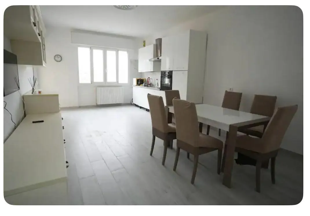 Clapa House Medium Hotel Limbiate Italy